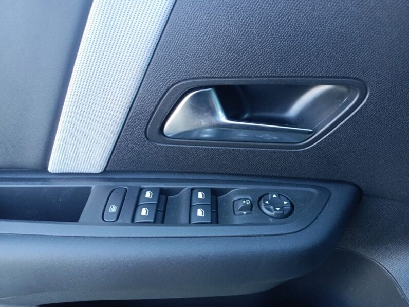 Citroën C4 NEW Max 1.2T – 130k, EAT8