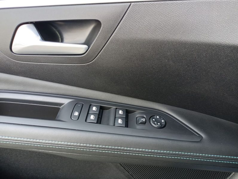 Peugeot 3008 ALLURE 1.2 – 130 EAT8