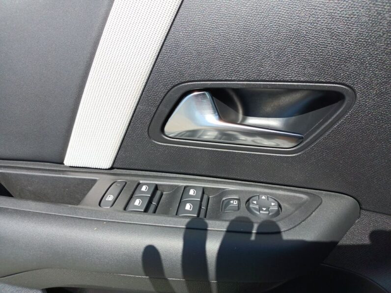 Citroën C4 NEW Max 1.2T – 130k, EAT8