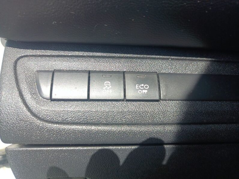 Peugeot 208 ACTIVE 1.4 HDi  75k, Automat